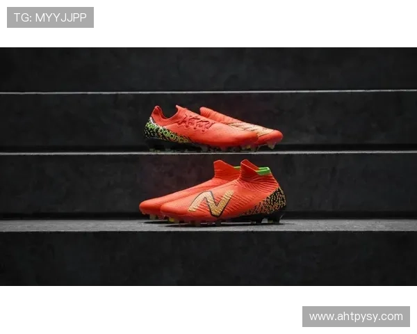 黑色足球鞋闪耀绿茵场足球明星们的时尚选择与竞技表现探讨